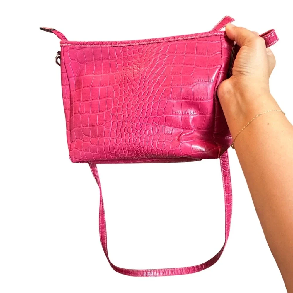 Croft & Barrow Hot‎ Pink Croc Embossed Crossbody Bag Buckle Detail Pocket